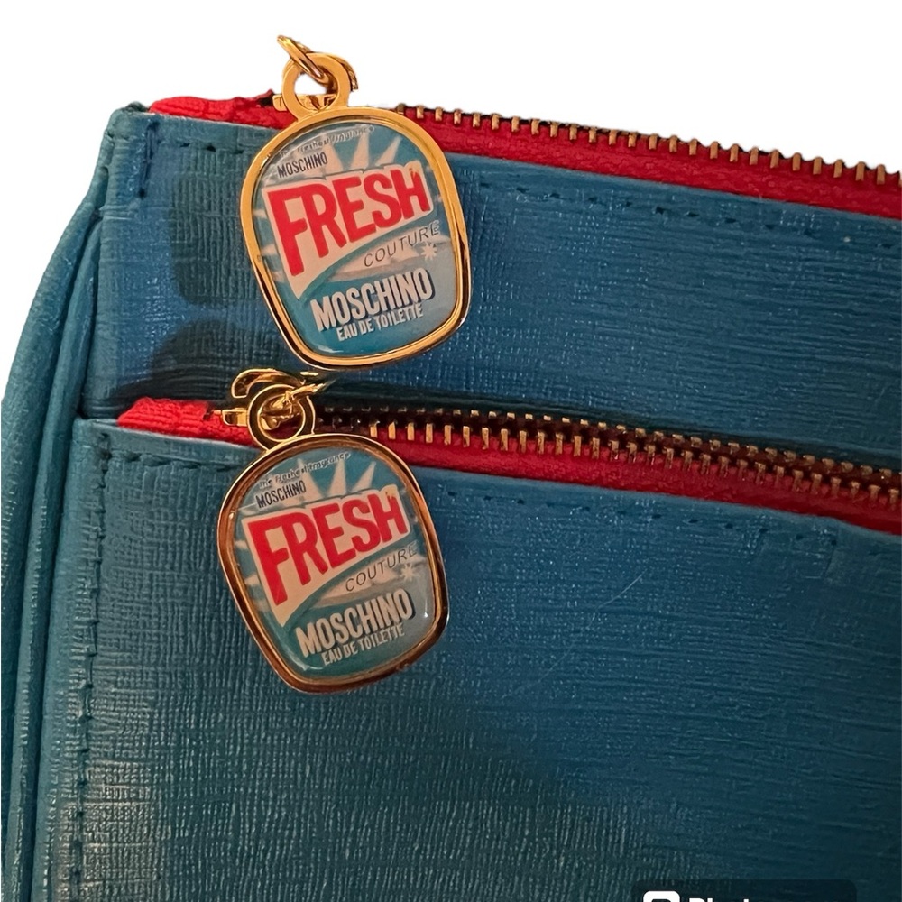 🚫SOLD🚫 Moschino Parfum Fresh Couture Wristlet Makeup Cosmetic Bag NEW NWOT - Picture 2 of 5